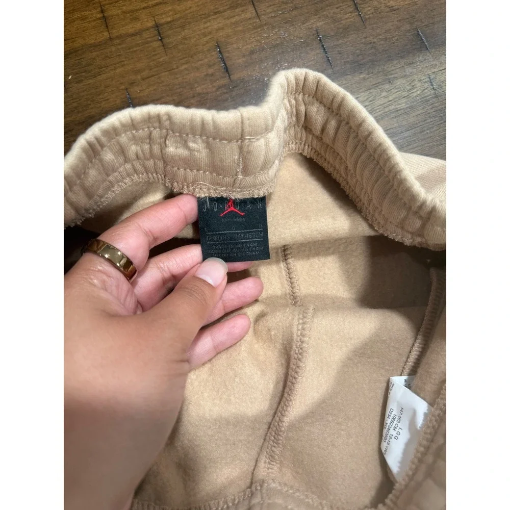 Jordan MJ Brooklyn Fleece Essential Pants Tan Beige Kids Large 12-13 95D234 NWT